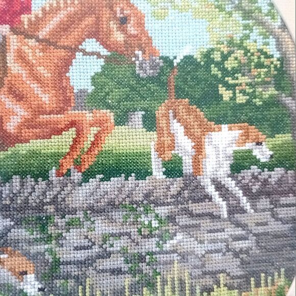 Equestrian Needlepoint 1980s Framed Artwork Vintage 16.5" X 16.5" - Picture 4 of 7
